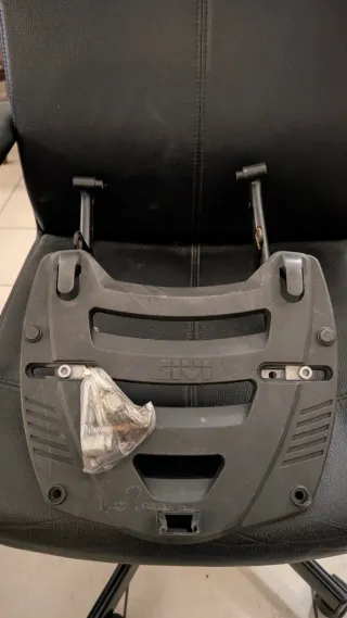 Piastra e staffe GIVI per Yamaha XT 600