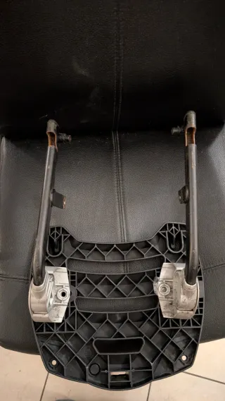 Piastra e staffe GIVI per Yamaha XT 600