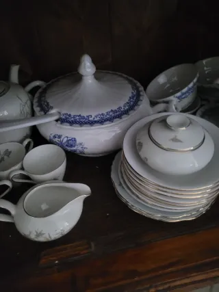 Servizi in porcellana Limoges e Bavaria.