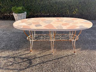 Mesa de exterior piedra y metal