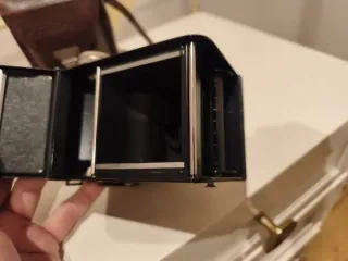 Cámara Rolleiflex Art-Deco con funda