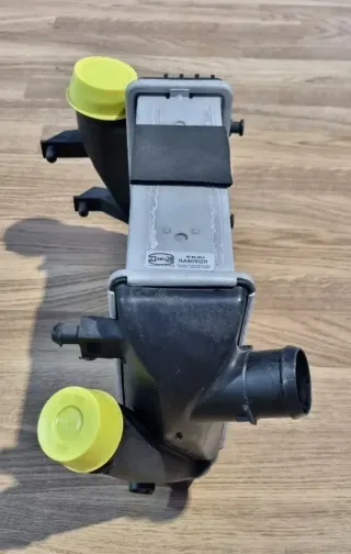 Radiador intercooler Audi A4 2.5 TDI Ref RA8010211