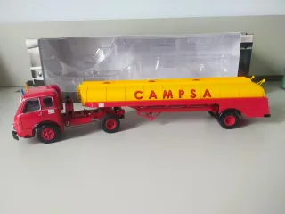 Lote Pegaso escala 1/43 + regalo maqueta parking