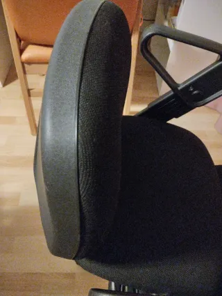 Silla ergonómica negra