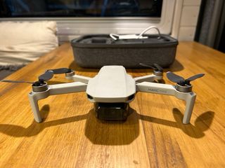 DJI Mavic Mini Drone con Accesorios