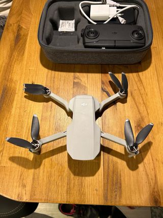DJI Mavic Mini Drone con Accesorios