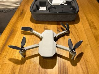 DJI Mavic Mini Drone con Accesorios
