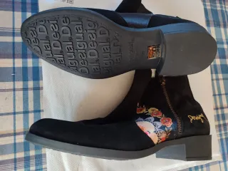 Botines Desigual Negro Ante y Raso Flores