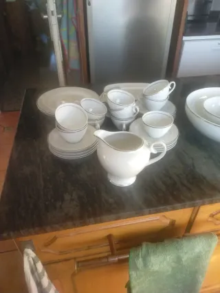 Vajilla de porcelana y servicio de café