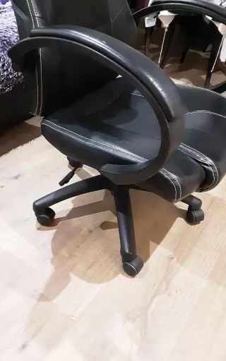 Silla de escritorio negra