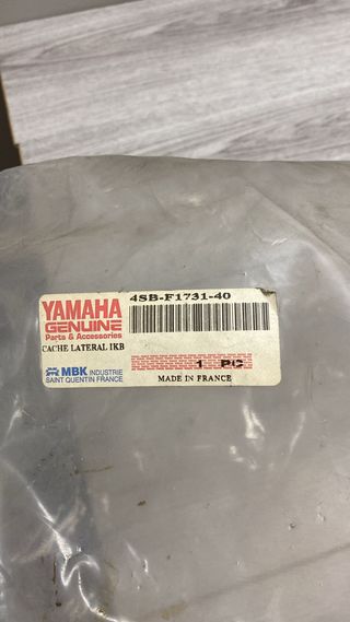 Tapa asiento derecha Yamaha BW’S