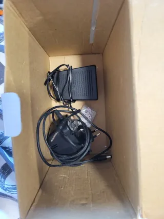 Mini Máquina de Coser Eléctrica
