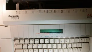 Máquina de escribir AEG Olympia Carrera memory II