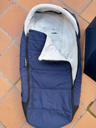 Saco y sombrilla YOYO azul marino.  En buen estado
