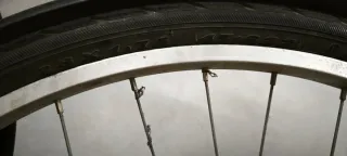 Bicicleta Paseo Negra 28" (100€ + silla infantil)