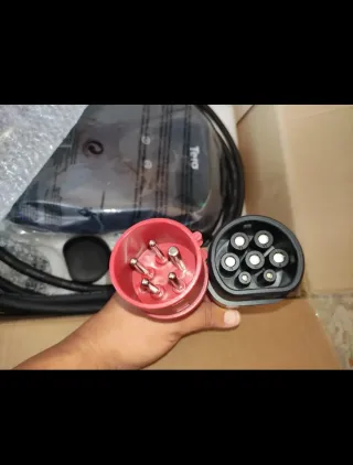 Cargador Coche Eléctrico Tera + Soporte