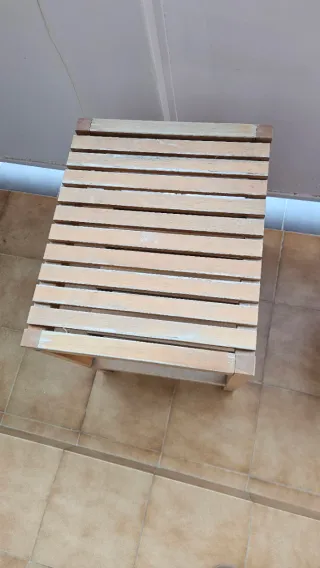 Mesa auxiliar de madera para terraza