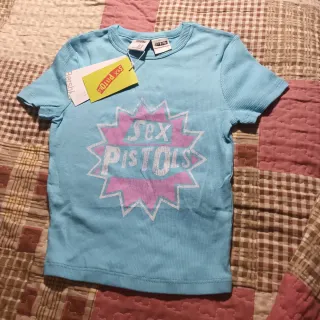 Camiseta Bershka Sex Pistols Talla XS. Nueva