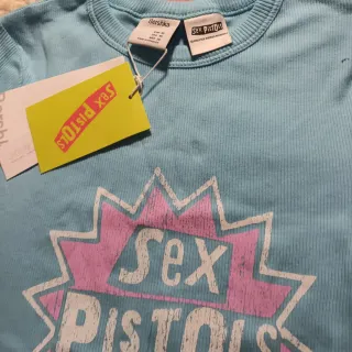 Camiseta Bershka Sex Pistols Talla XS. Nueva