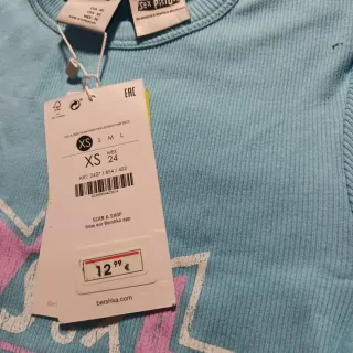 Camiseta Bershka Sex Pistols Talla XS. Nueva