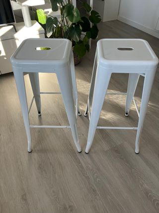 Taburetes metálicos blancos (2 unidades)
