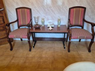 Conjunto de 2 sillones y mesa extensible
