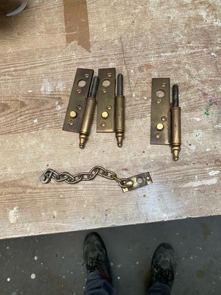 Puerta de entrada de madera