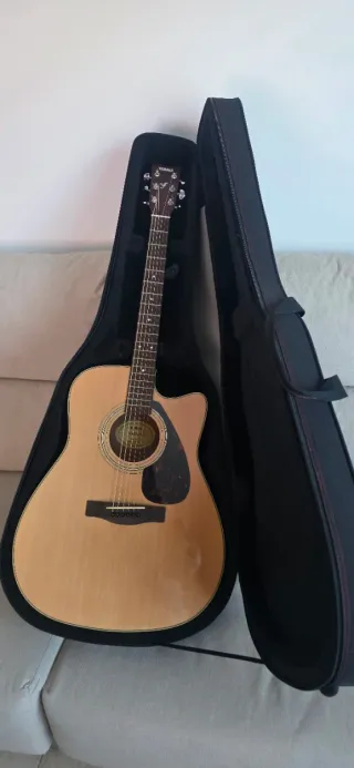 Guitarra Electroacústica Yamaha FX370C