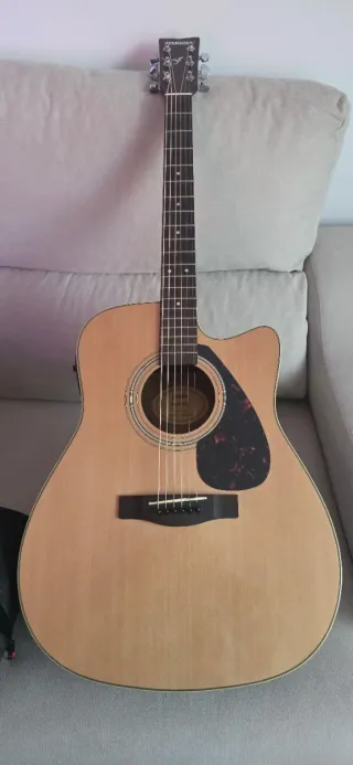 Guitarra Electroacústica Yamaha FX370C
