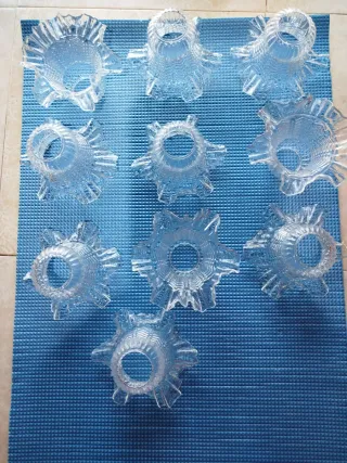 10 tulipas de cristal para lámpara.