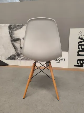 Silla Vitra blanca