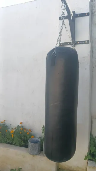 Saco de boxeo negro