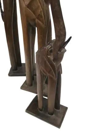 Conjunto de elefantes grandes étnicos de madera