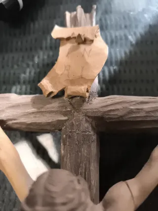 Cristo de madera tallada