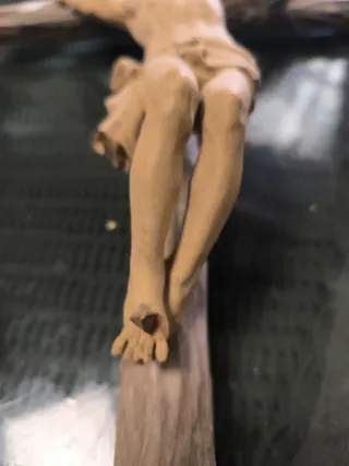 Cristo de madera tallada