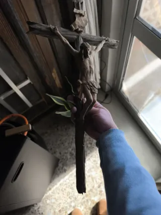 Cristo de madera tallada