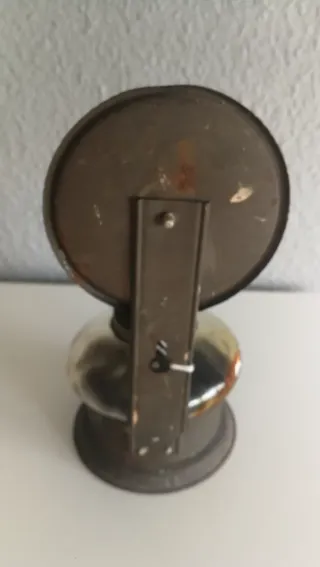 Lámpara de aceite antigua