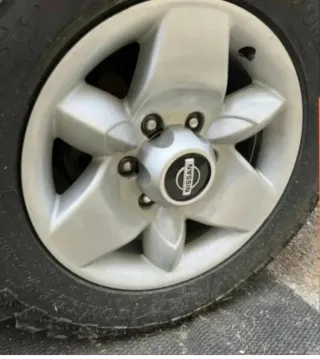 Tapabujes Tapa cubos Nissan Terrano II