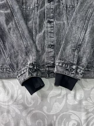 Chaqueta vaquero negro denim