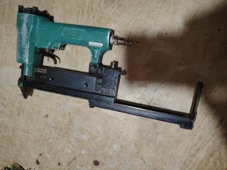 Clavadora Neumática Profesional