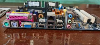 Scheda Madre ASRock VM800 + CPU Sempron 2800+ 1GB