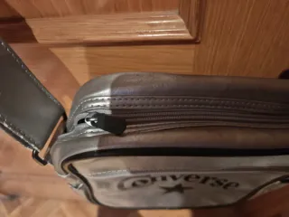 Bolso Converse plateado