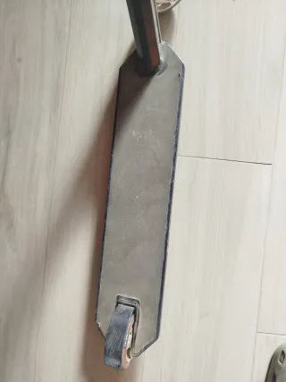 Patinete infantil blanco y negro