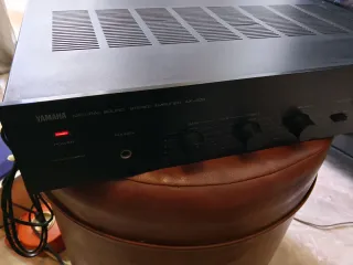 Amplificador vintage Yamaha funciona