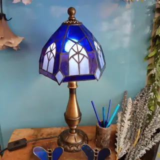 Lámpara mesa Tiffany latón pie antiguo