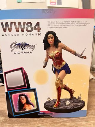 Wonder Woman WW84 Gallery Diorama PVC