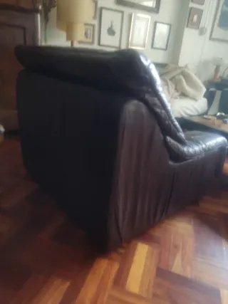 Sillón de piel marrón