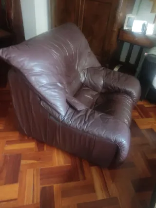Sillón de piel marrón