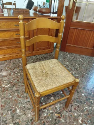 Silla de enea y madera