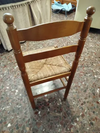 Silla de enea y madera